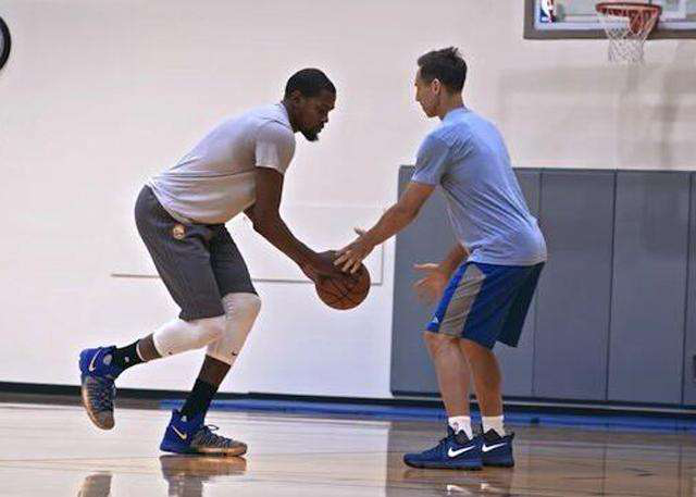 皇马16／17赛季以来获85点球领跑西甲